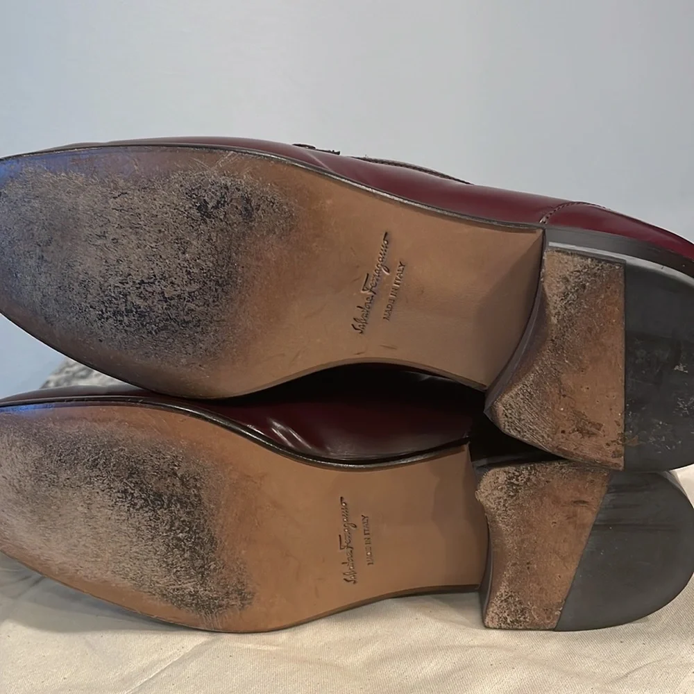 Salvatore Ferragamo Loafer Size 9 Burgundy and Gold - Picture 5 of 7